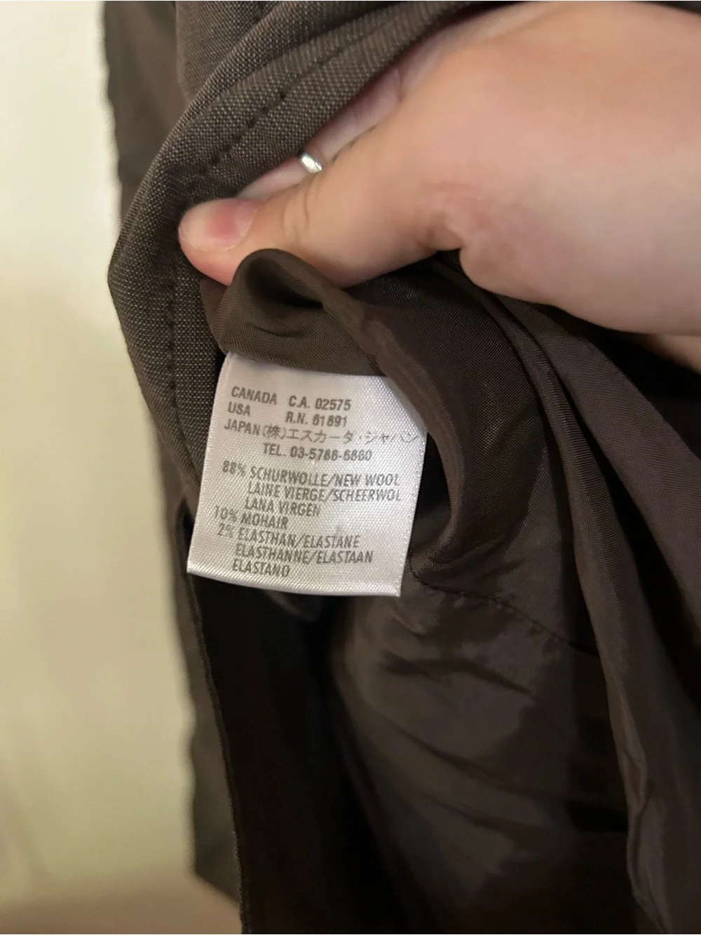 Escada lay inconsistent